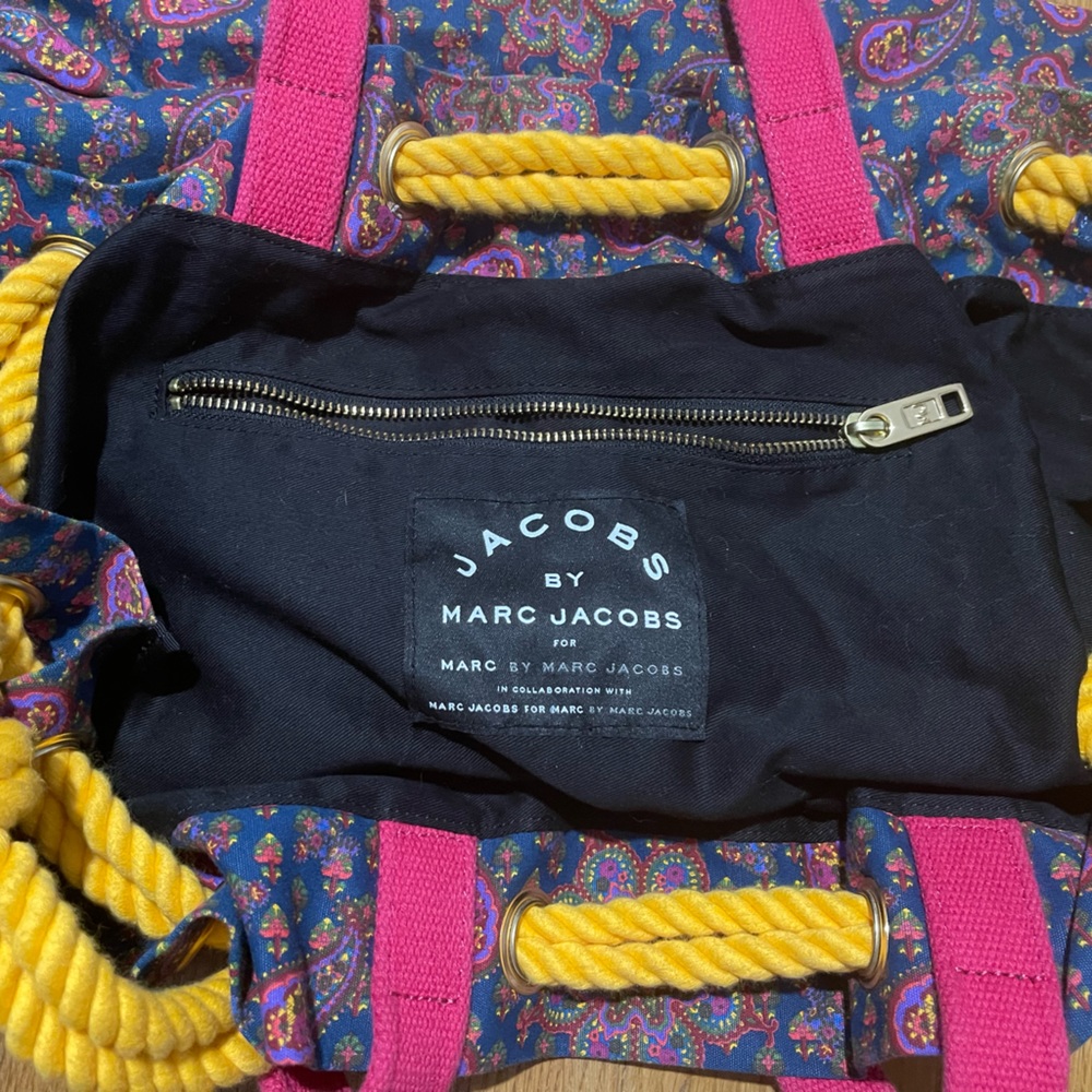 - Marc Jacob’s large Paisley tote bag. - Picture 3 of 7